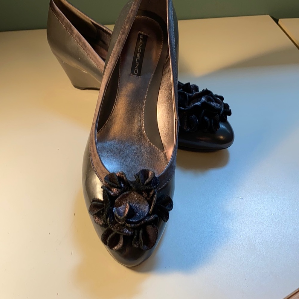 Bandolino grey dress shoe